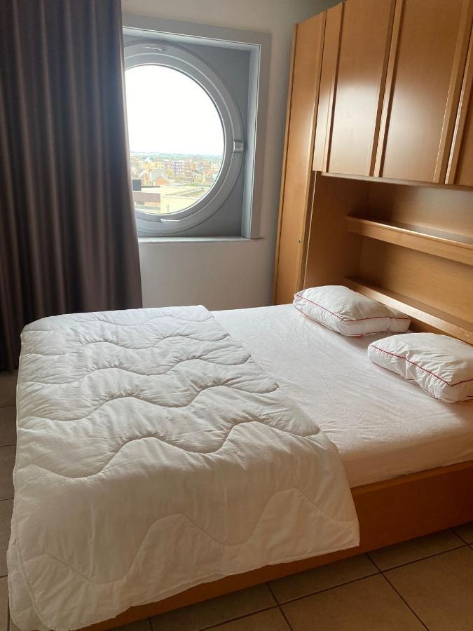 Appartement Met Zeezicht, Zwembad & Garage Остенде Екстериор снимка