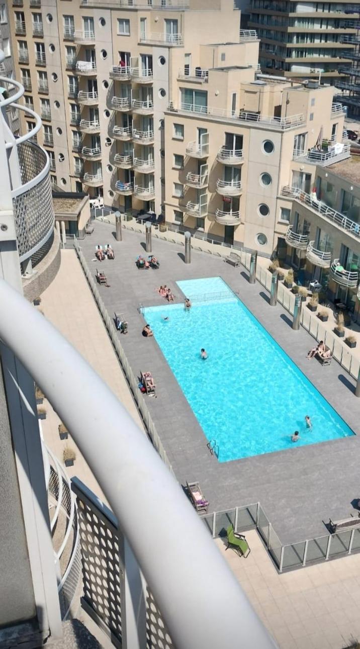 Appartement Met Zeezicht, Zwembad & Garage Остенде Екстериор снимка