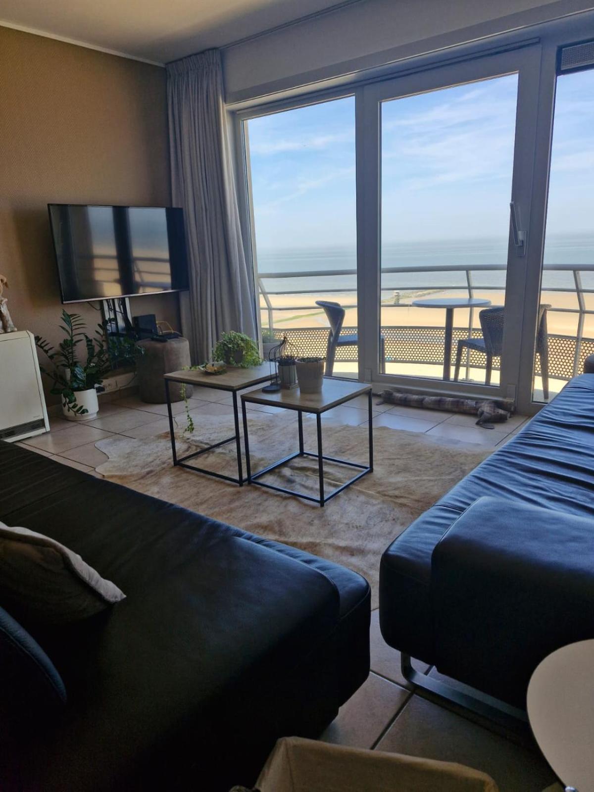 Appartement Met Zeezicht, Zwembad & Garage Остенде Стая снимка